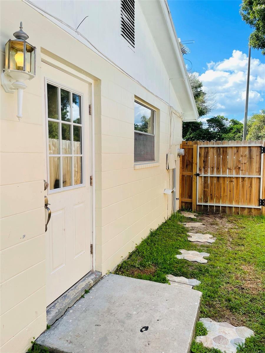 TOWNN COUNTRY PARK UNIT 29 - Residential Lease