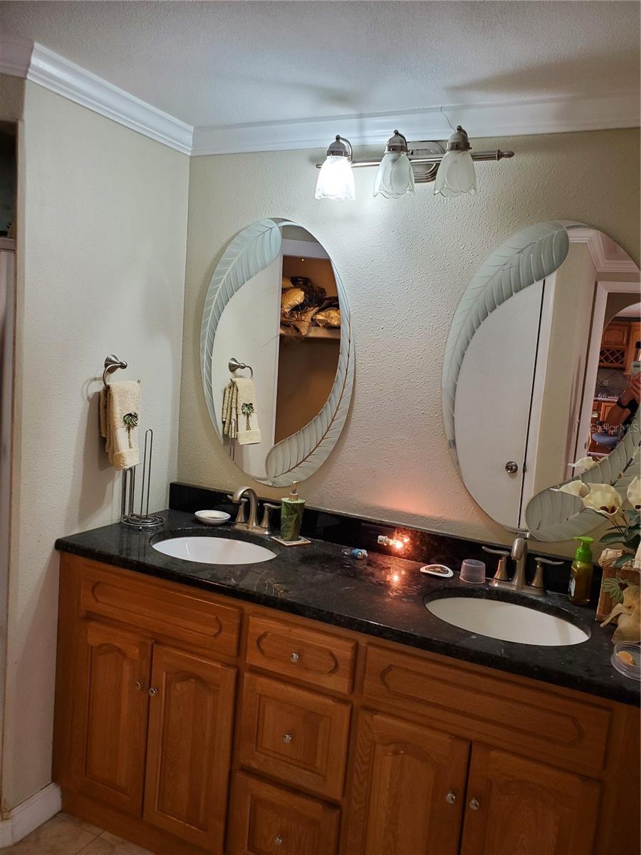 TOWNN COUNTRY PARK UNIT 29 - Residential Lease