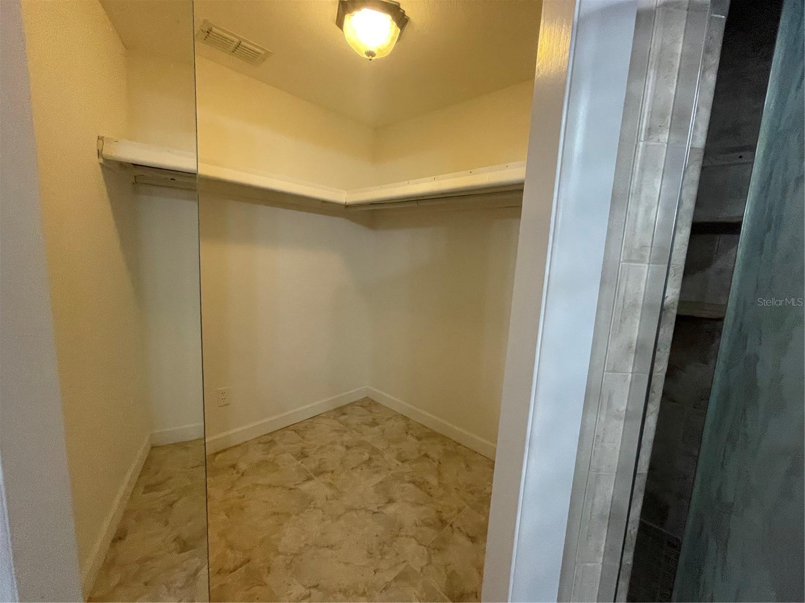 TOWNN COUNTRY PARK UNIT 29 - Residential Lease