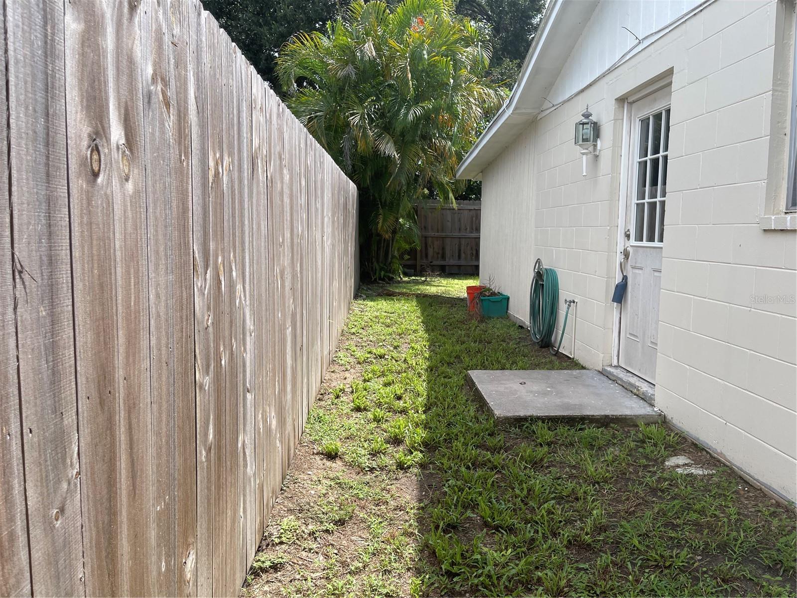 TOWNN COUNTRY PARK UNIT 29 - Residential Lease