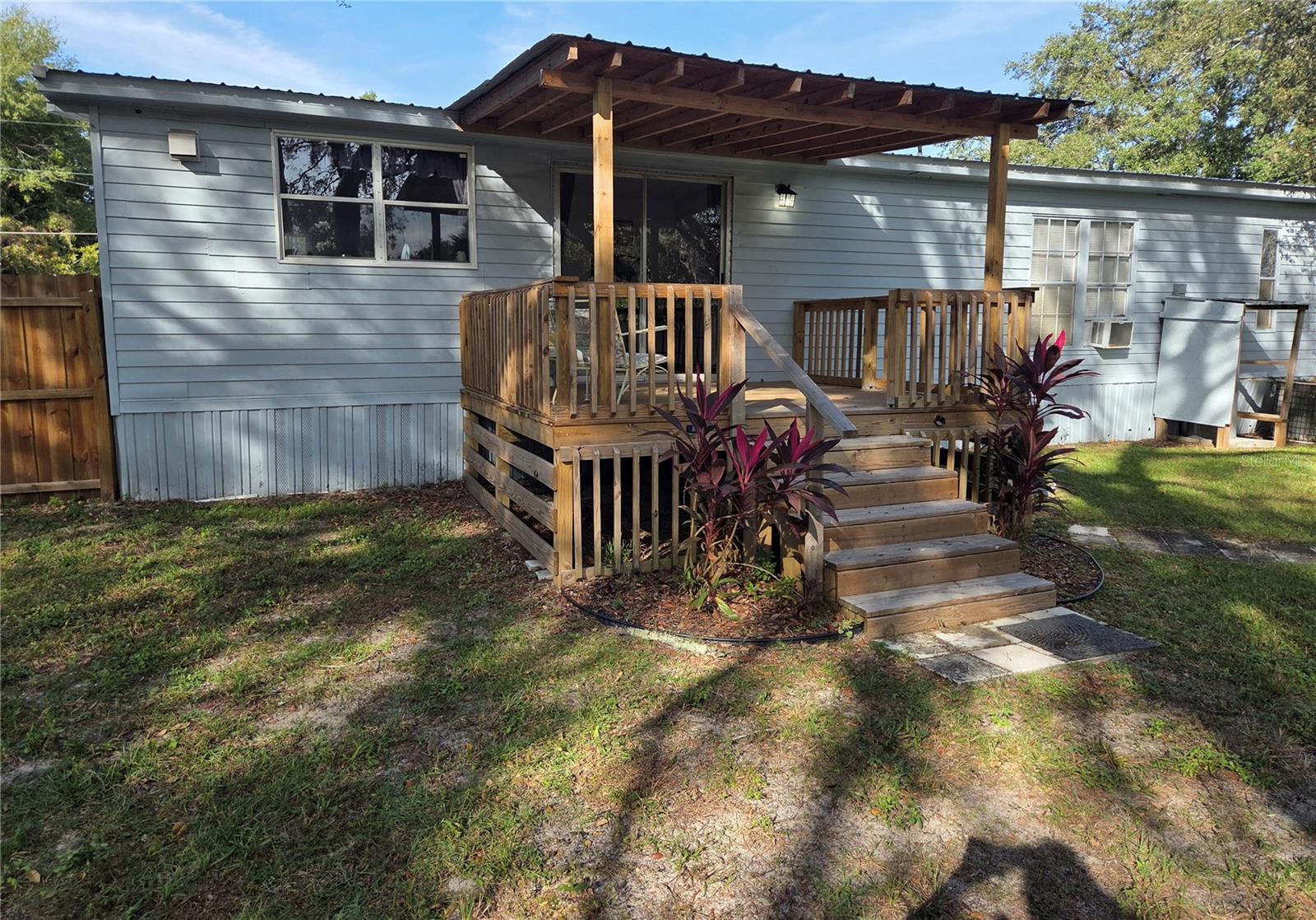 FLA FRUITLAND PARK TROP HOMESITES - Residential