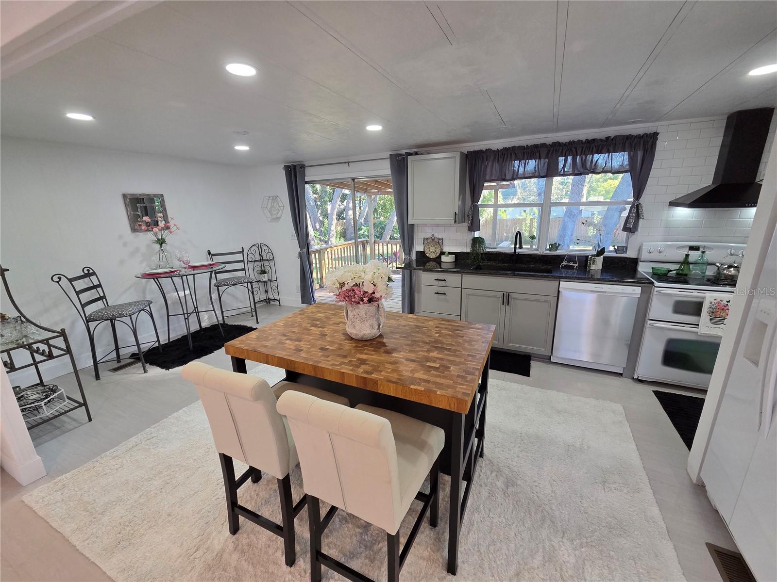 1846 FRUITLAND PARK BOULEVARD