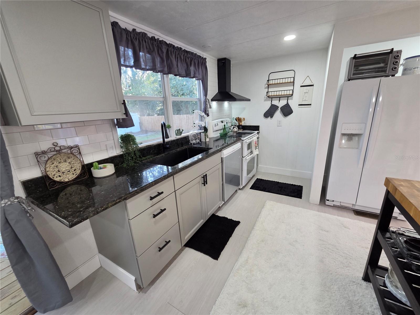 1846 FRUITLAND PARK BOULEVARD