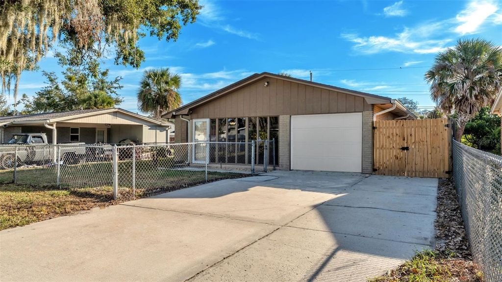 Photo of 434 Ellerbe Way, Lakeland, FL 33801 (MLS # L4956746)