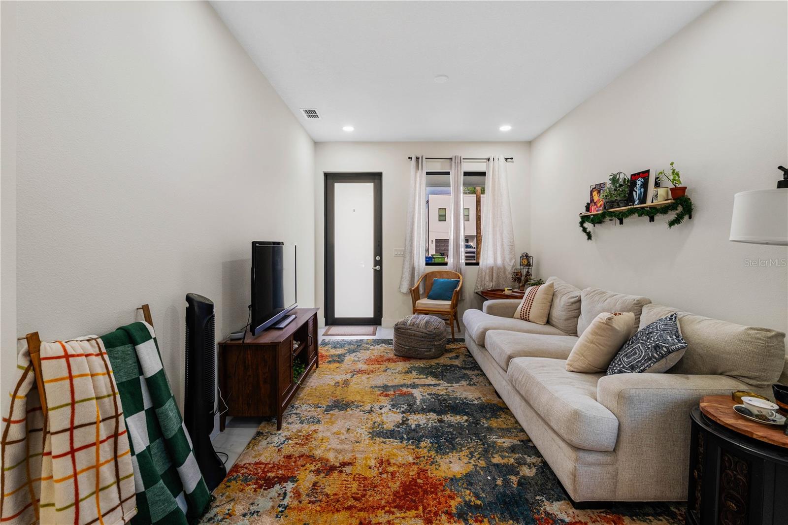 4108 N THATCHER