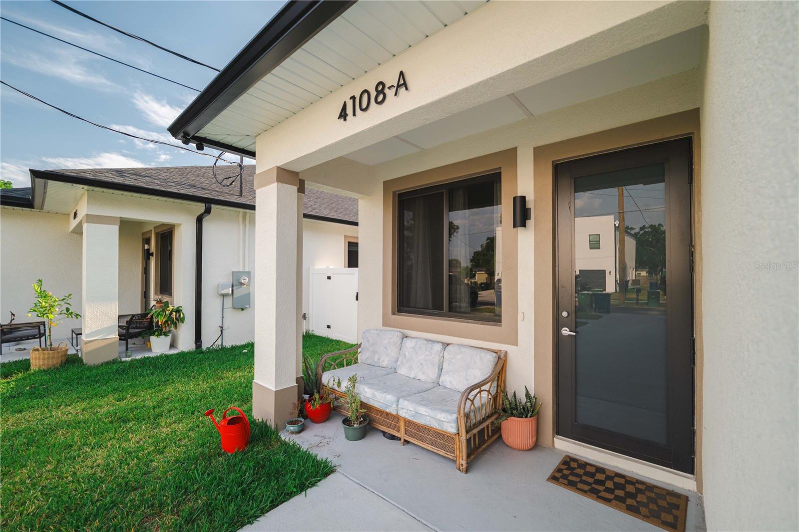 4108 N THATCHER