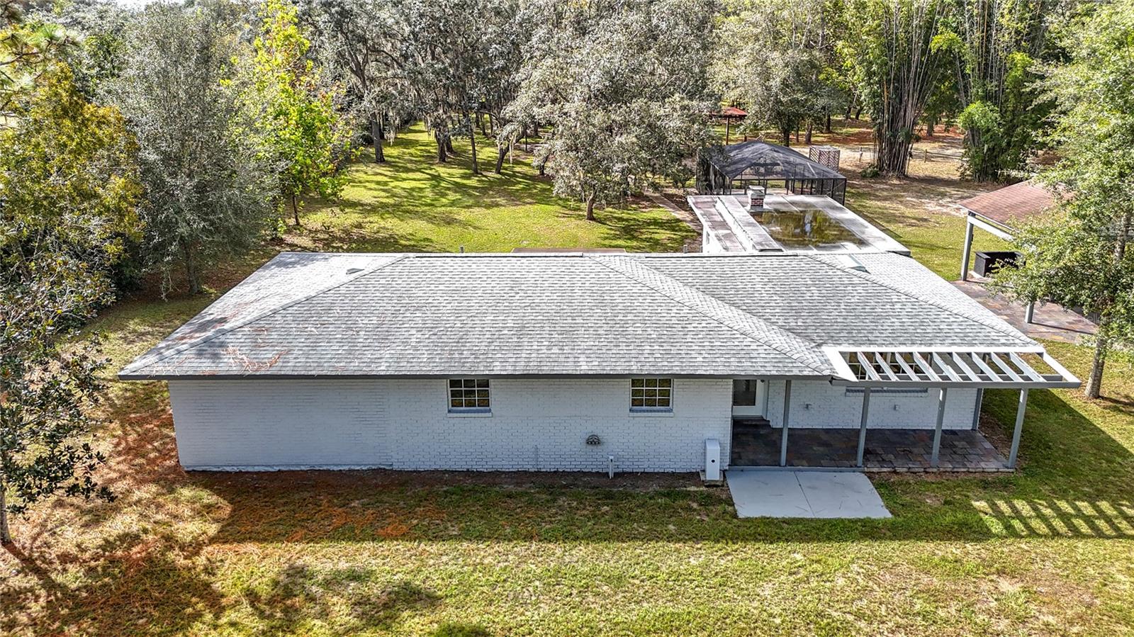 5200 W HOLIDAY STREET