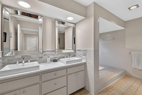 Tiny photo for 1750 Sussex Drive, Mount Dora, FL 32757 (MLS # G5119333)