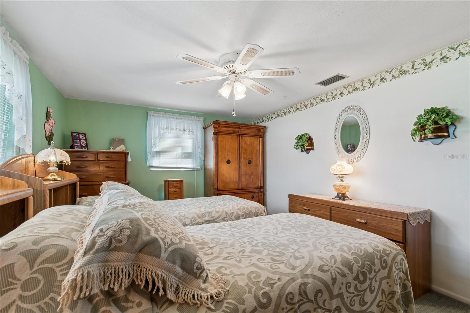 HOLIDAY GARDENS ESTATES - Residential