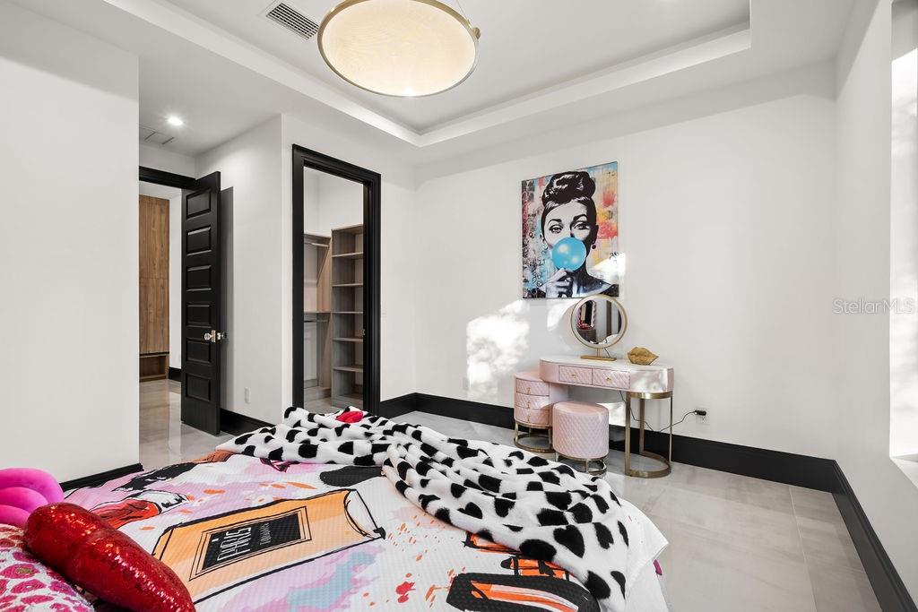 ISLEWORTH - Residential