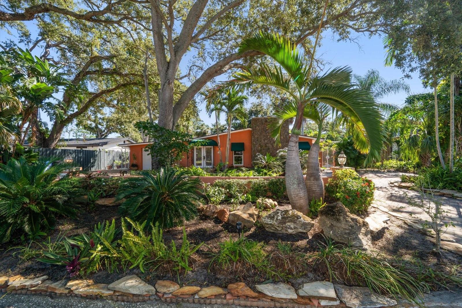 VILLA PARK ESTATES - Residential