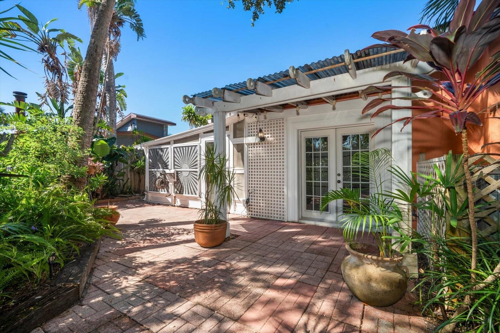 VILLA PARK ESTATES - Residential