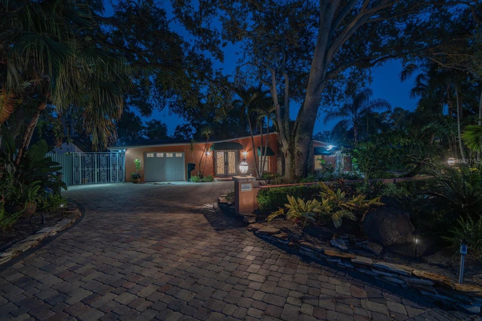 VILLA PARK ESTATES - Residential