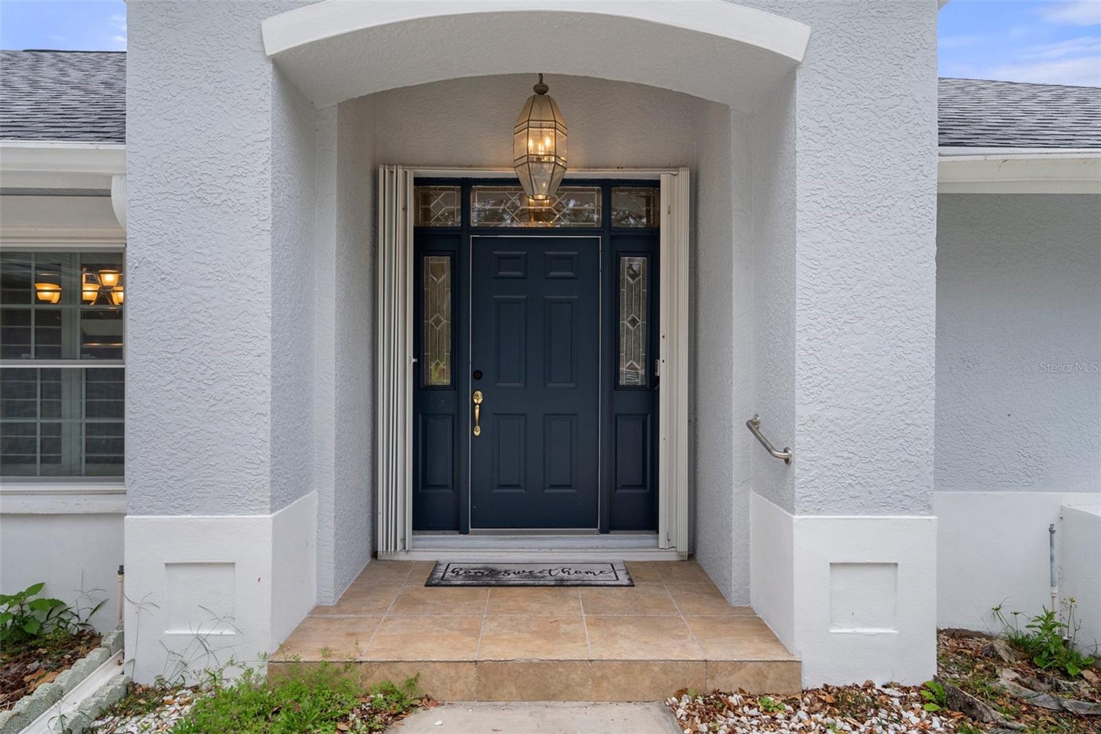 810 SANDRINGHAM LANE