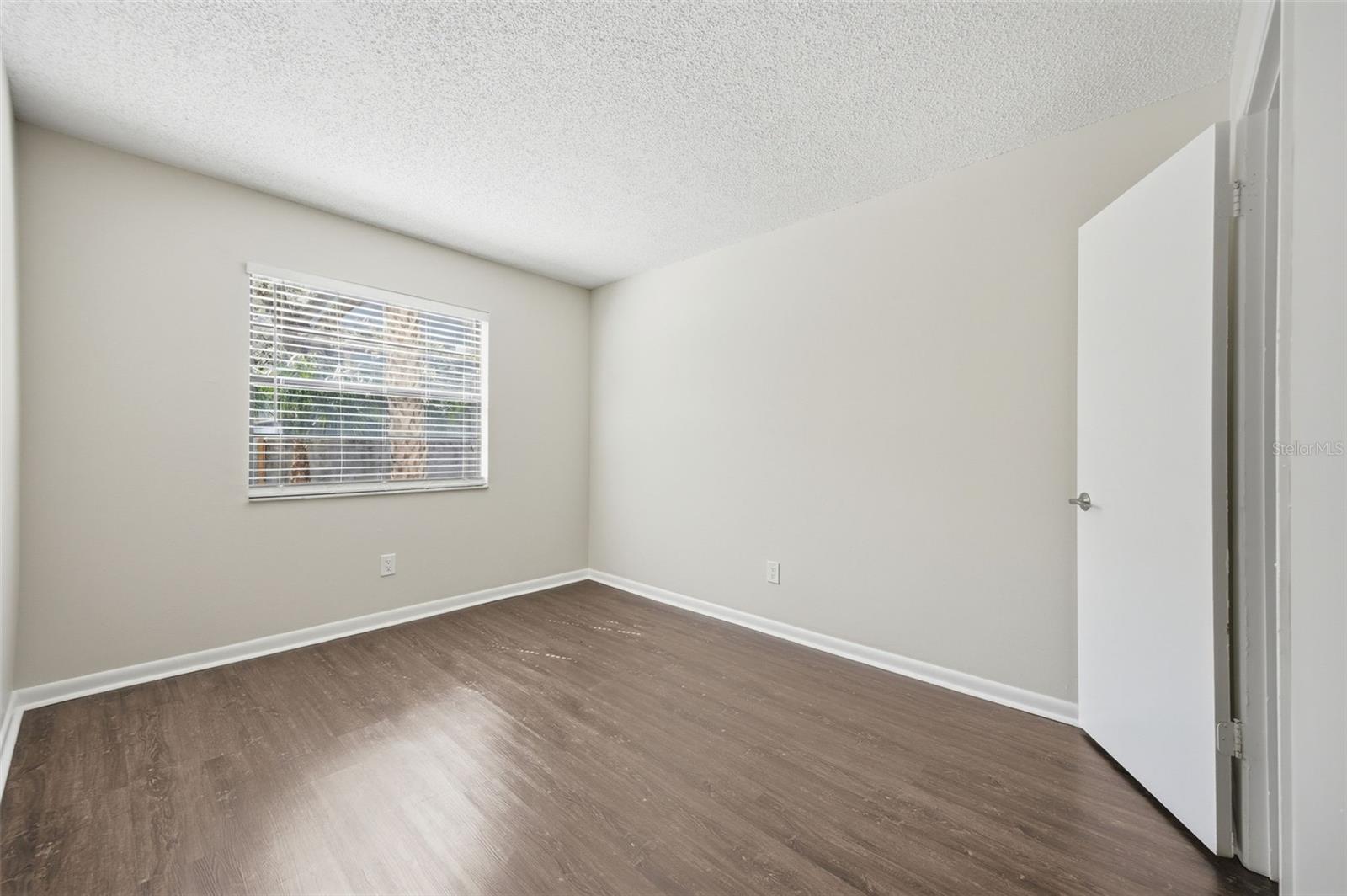 PALMA CEIA OAKS II A CONDOMINI - Residential Lease