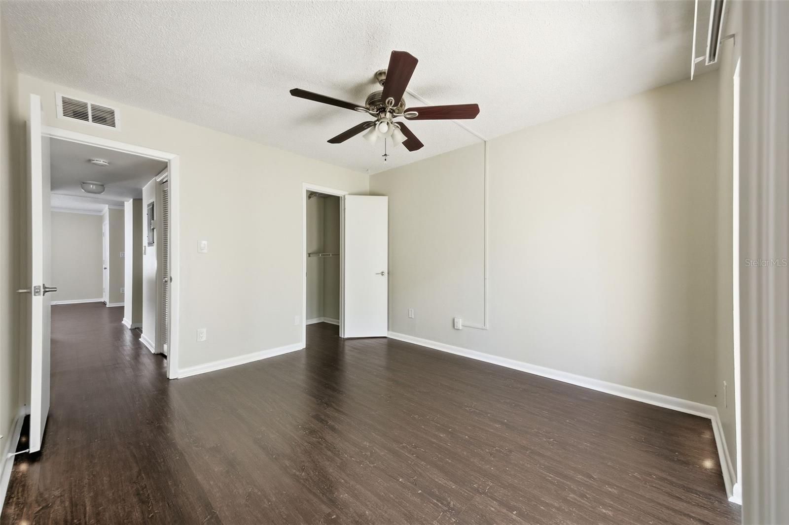 PALMA CEIA OAKS II A CONDOMINI - Residential Lease