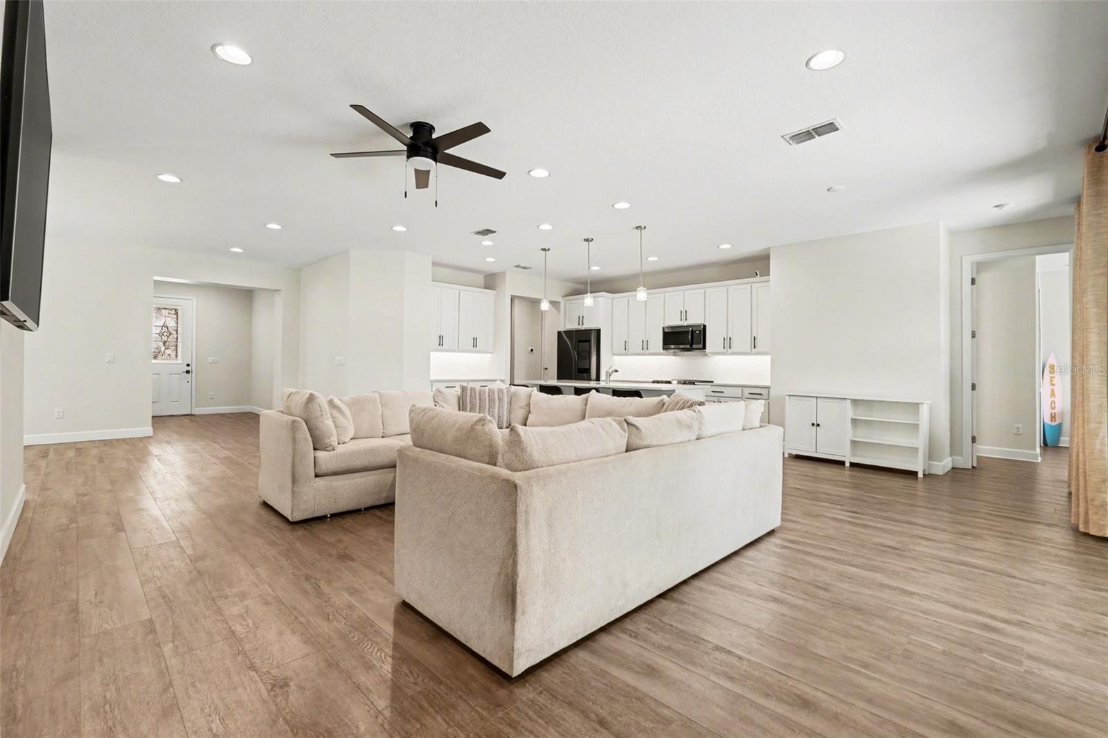 FOREST OAKS FOREST OAKS FOREST OAK - Residential