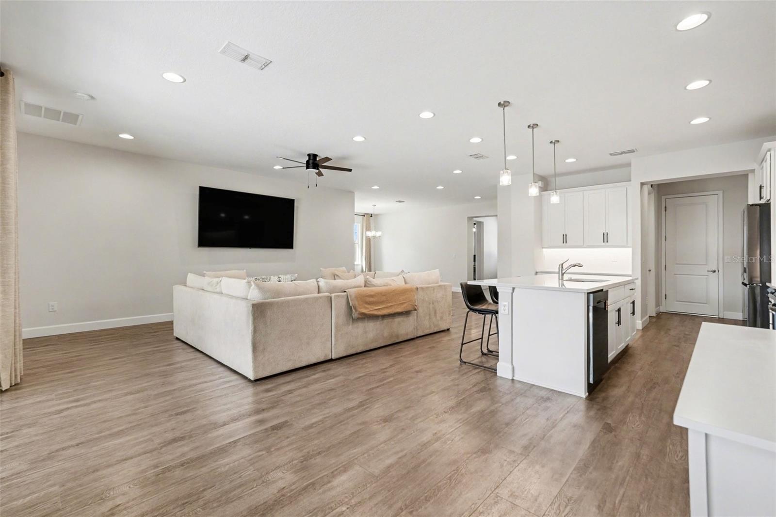 FOREST OAKS FOREST OAKS FOREST OAK - Residential