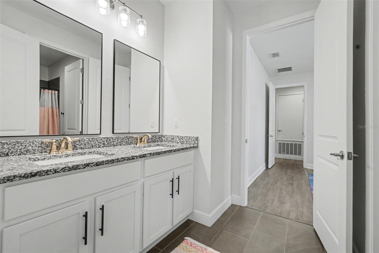 FOREST OAKS FOREST OAKS FOREST OAK - Residential