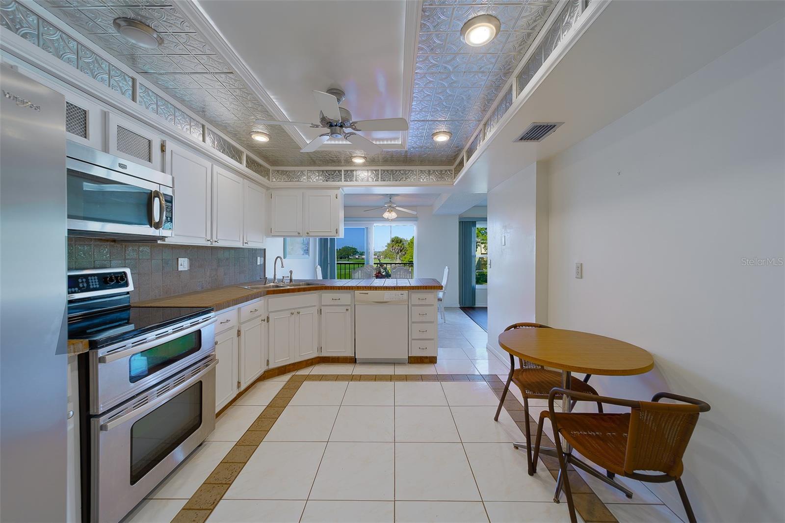 PENTHOUSE GREENS - Residential