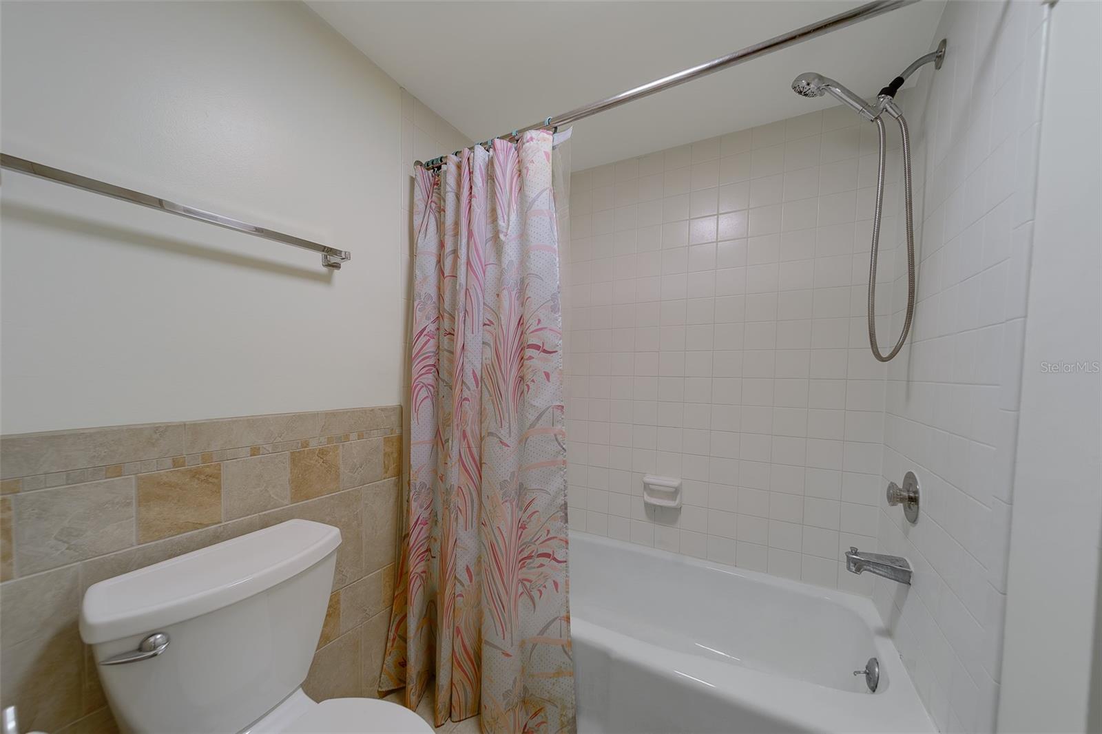 PENTHOUSE GREENS - Residential