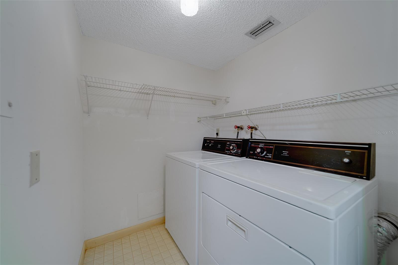 PENTHOUSE GREENS - Residential