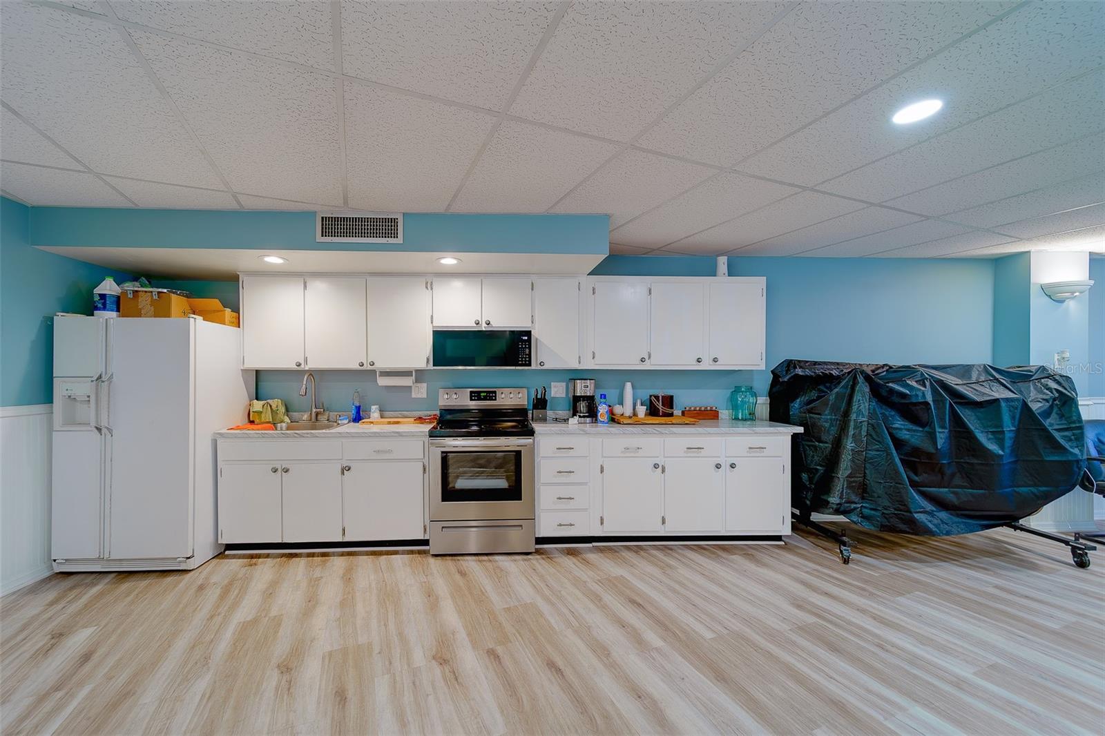 PENTHOUSE GREENS - Residential