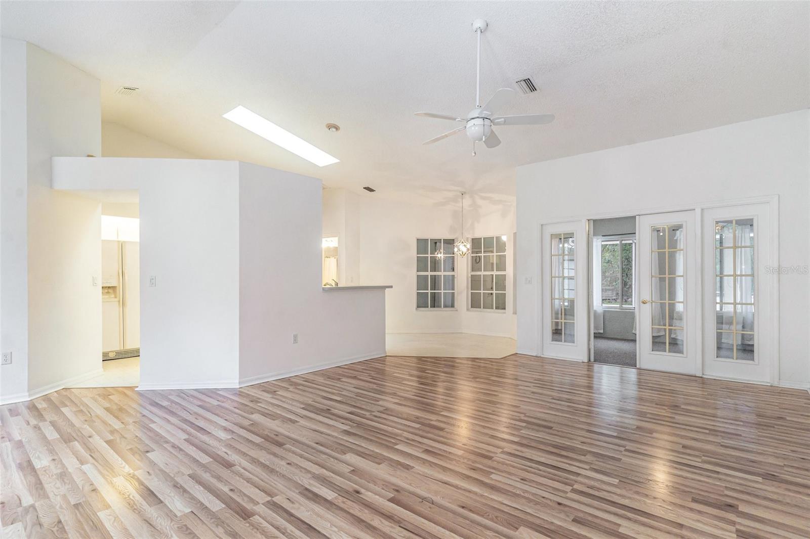 1415 E CLEVELAND STREET