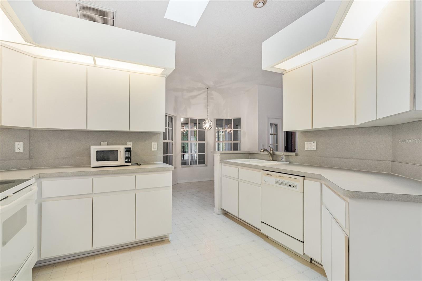 1415 E CLEVELAND STREET