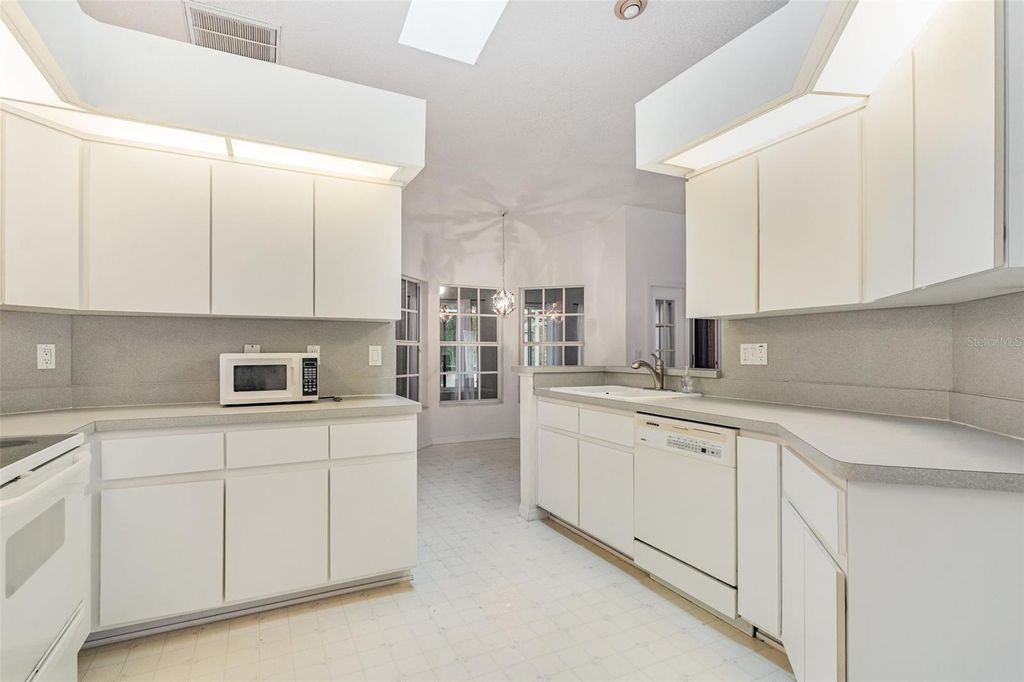 Photo of 1415 E Cleveland Street, Hernando, FL 34442 (MLS # TB8416093)