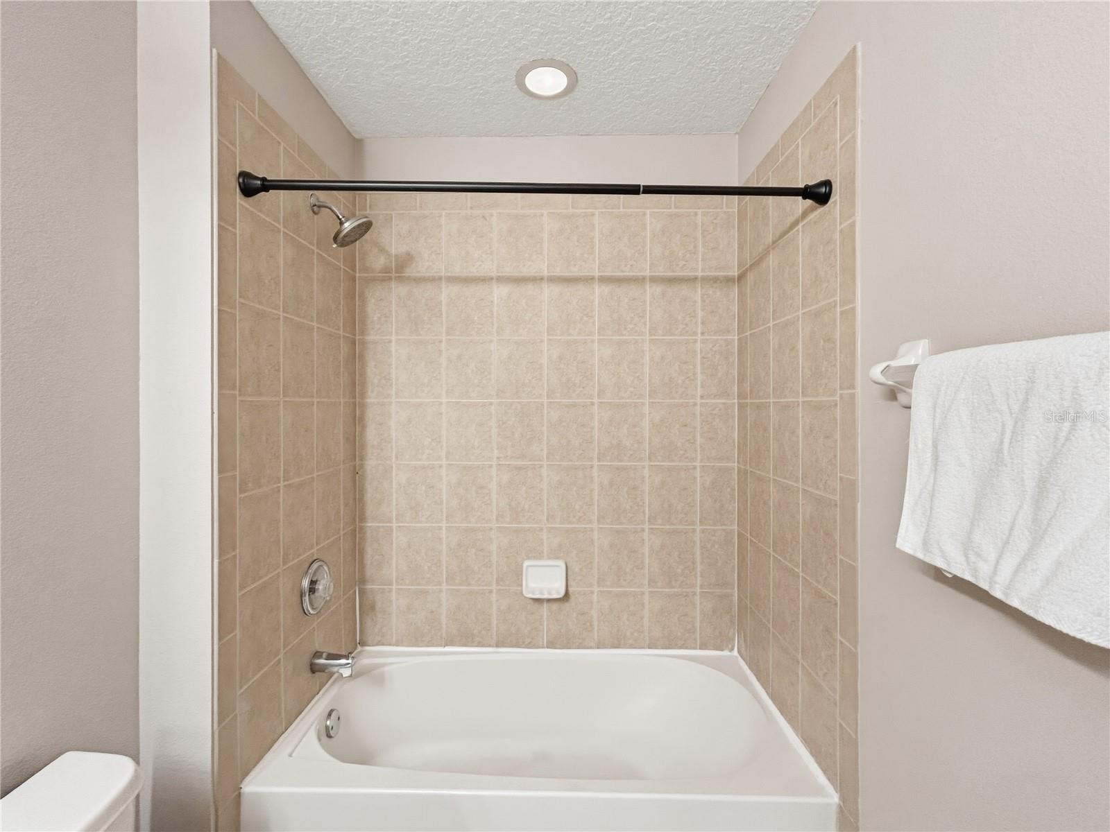 WYNDHAM LAKES ESTATES UNIT 1 63/29 LOT 122 BLK 2 P - Residential