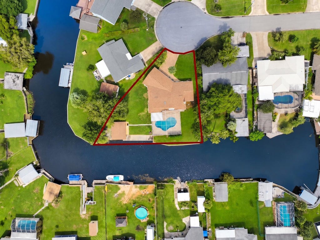 Photo of 1627 Canal Court, Tavares, FL 32778 (MLS # G5118857)