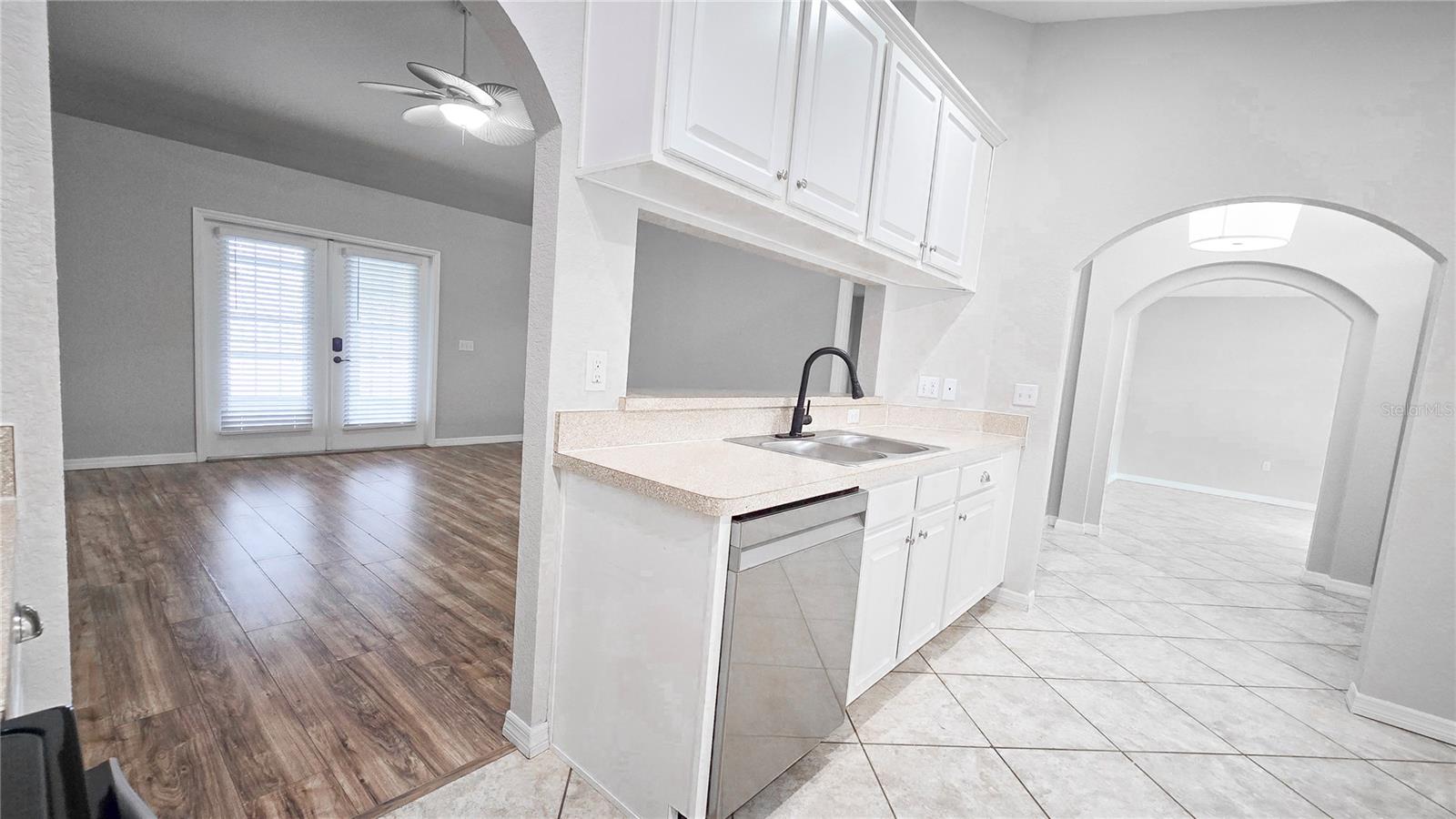 OAKFORD ESTATES - Residential Lease