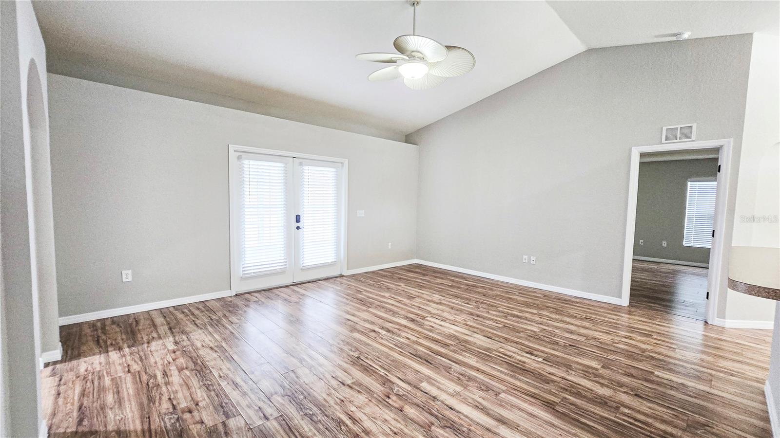 OAKFORD ESTATES - Residential Lease