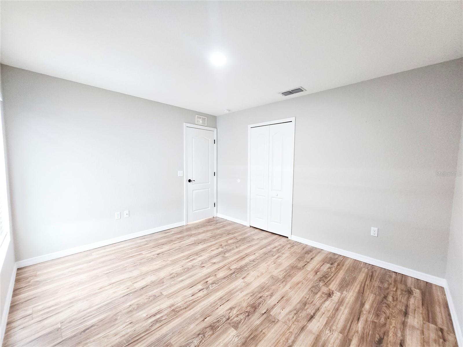 OAKFORD ESTATES - Residential Lease