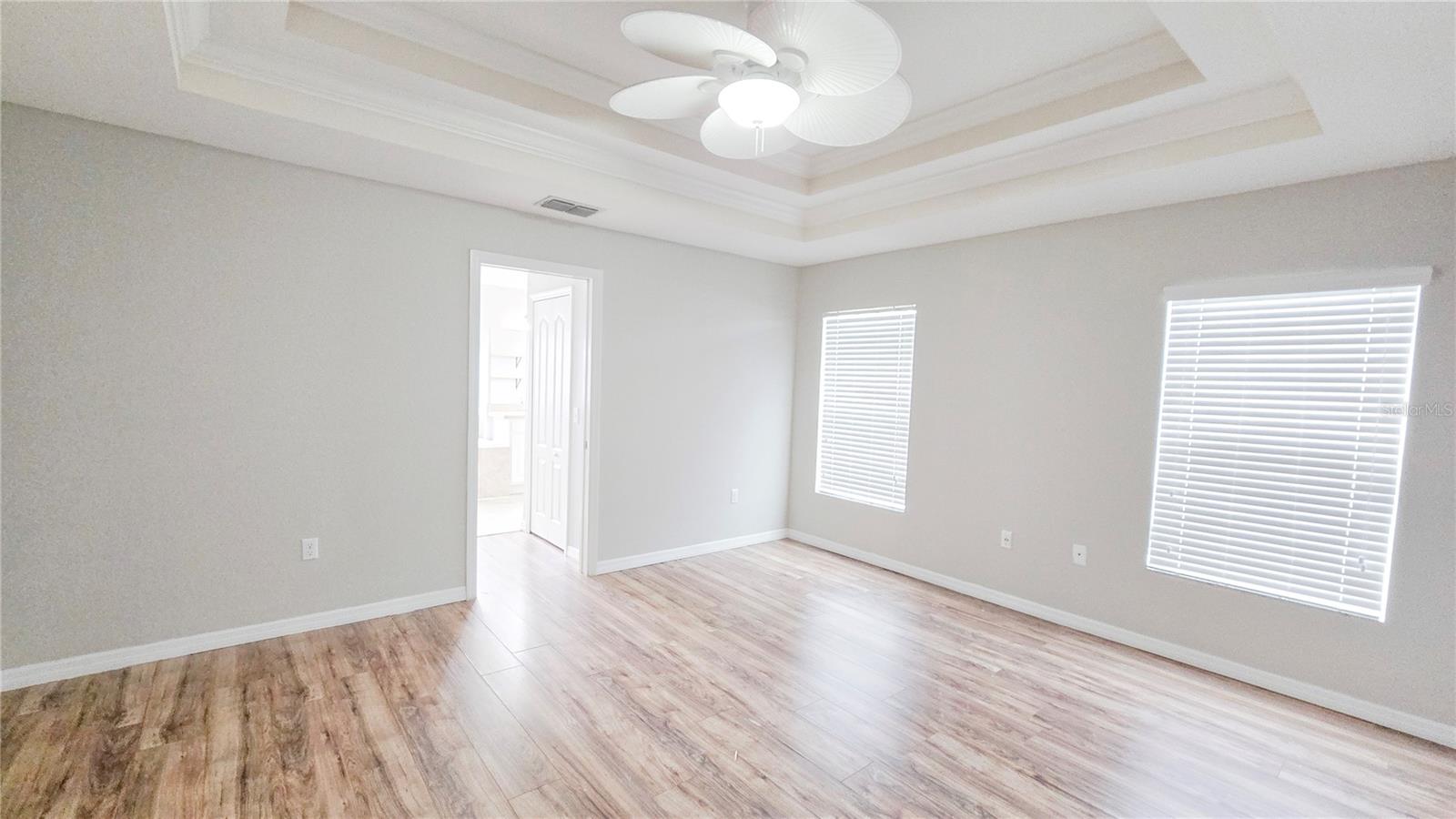 OAKFORD ESTATES - Residential Lease