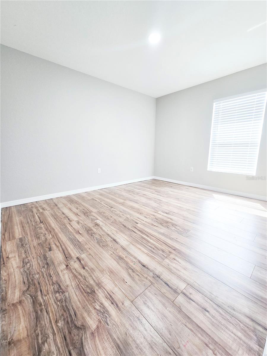 OAKFORD ESTATES - Residential Lease