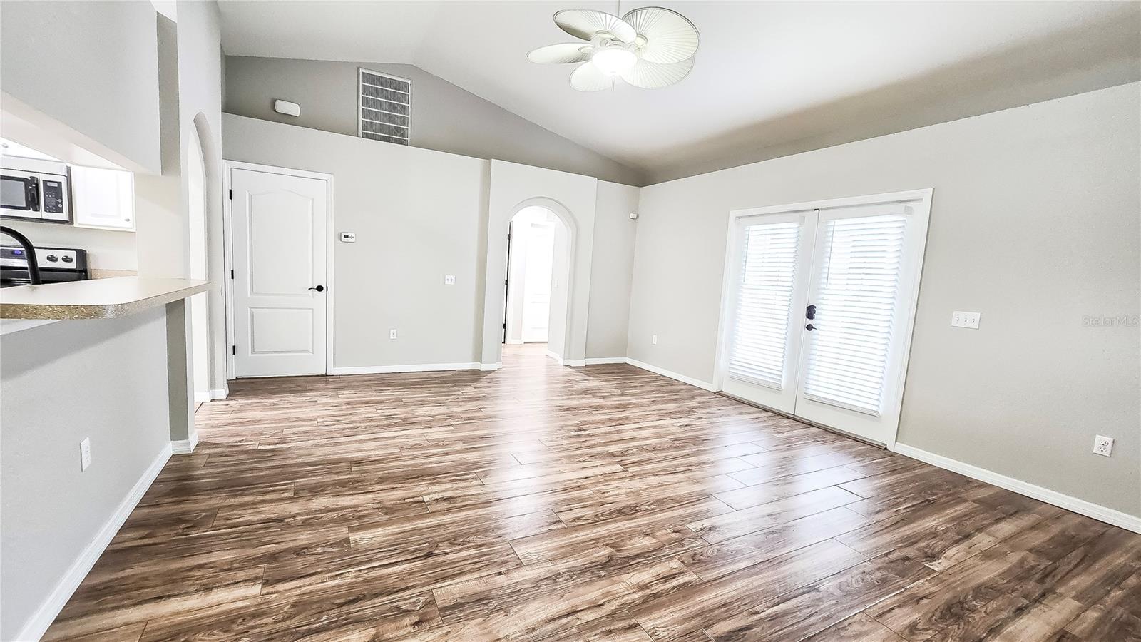 OAKFORD ESTATES - Residential Lease