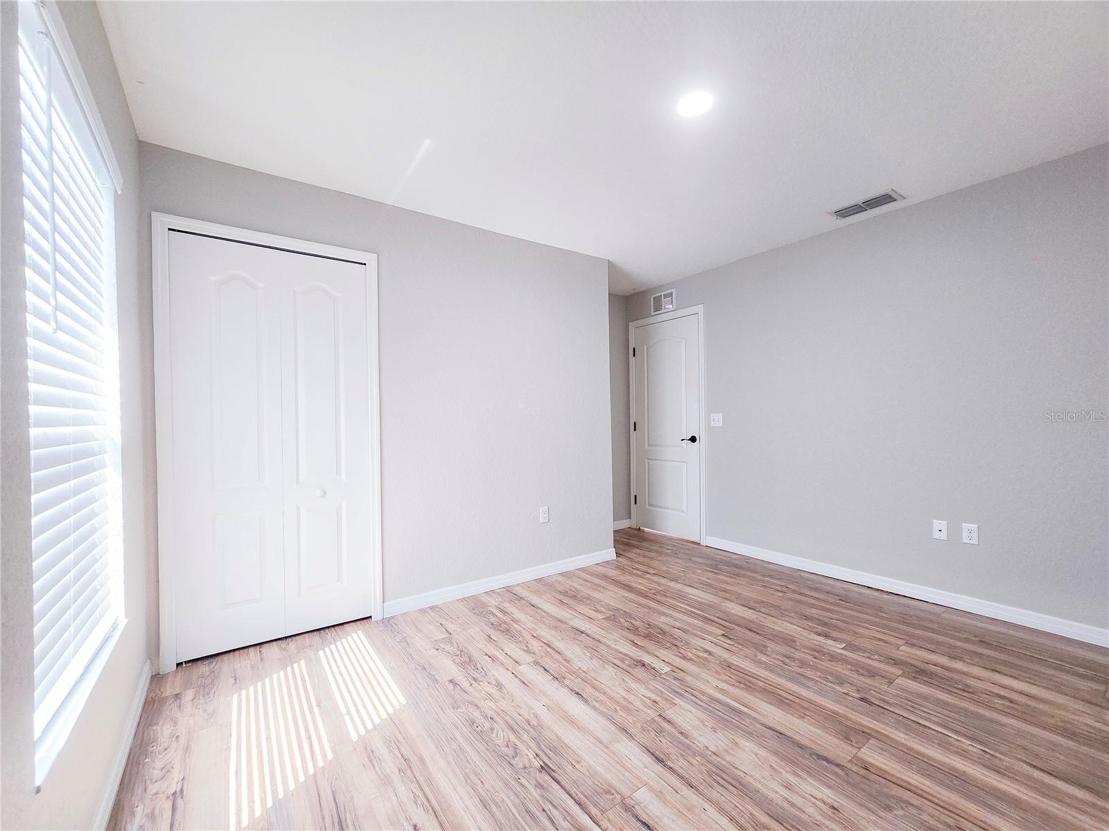 OAKFORD ESTATES - Residential Lease