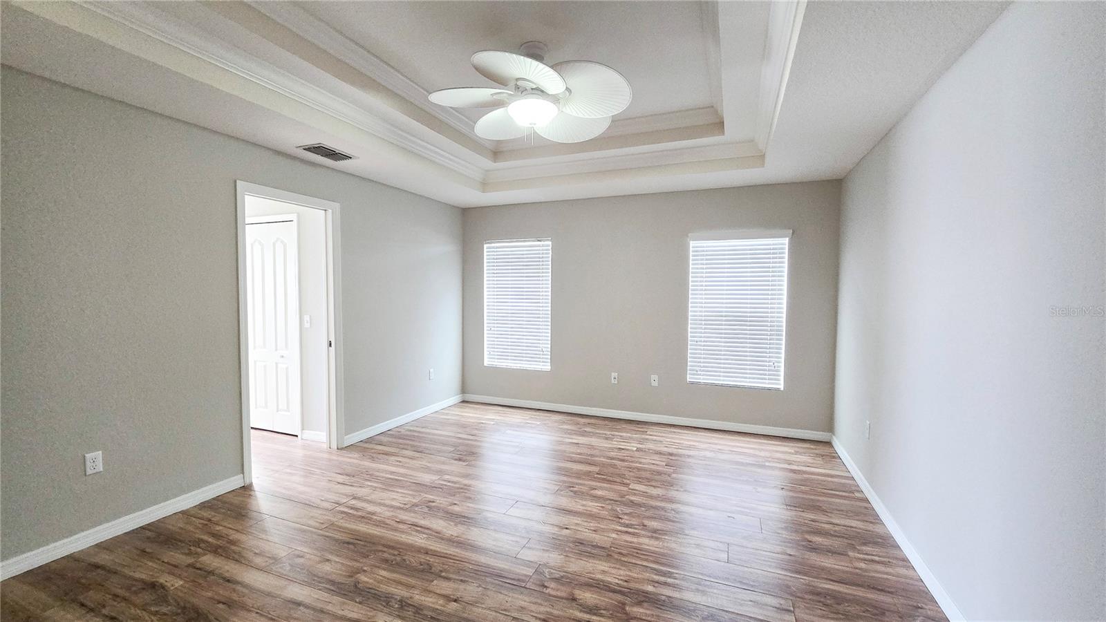 OAKFORD ESTATES - Residential Lease