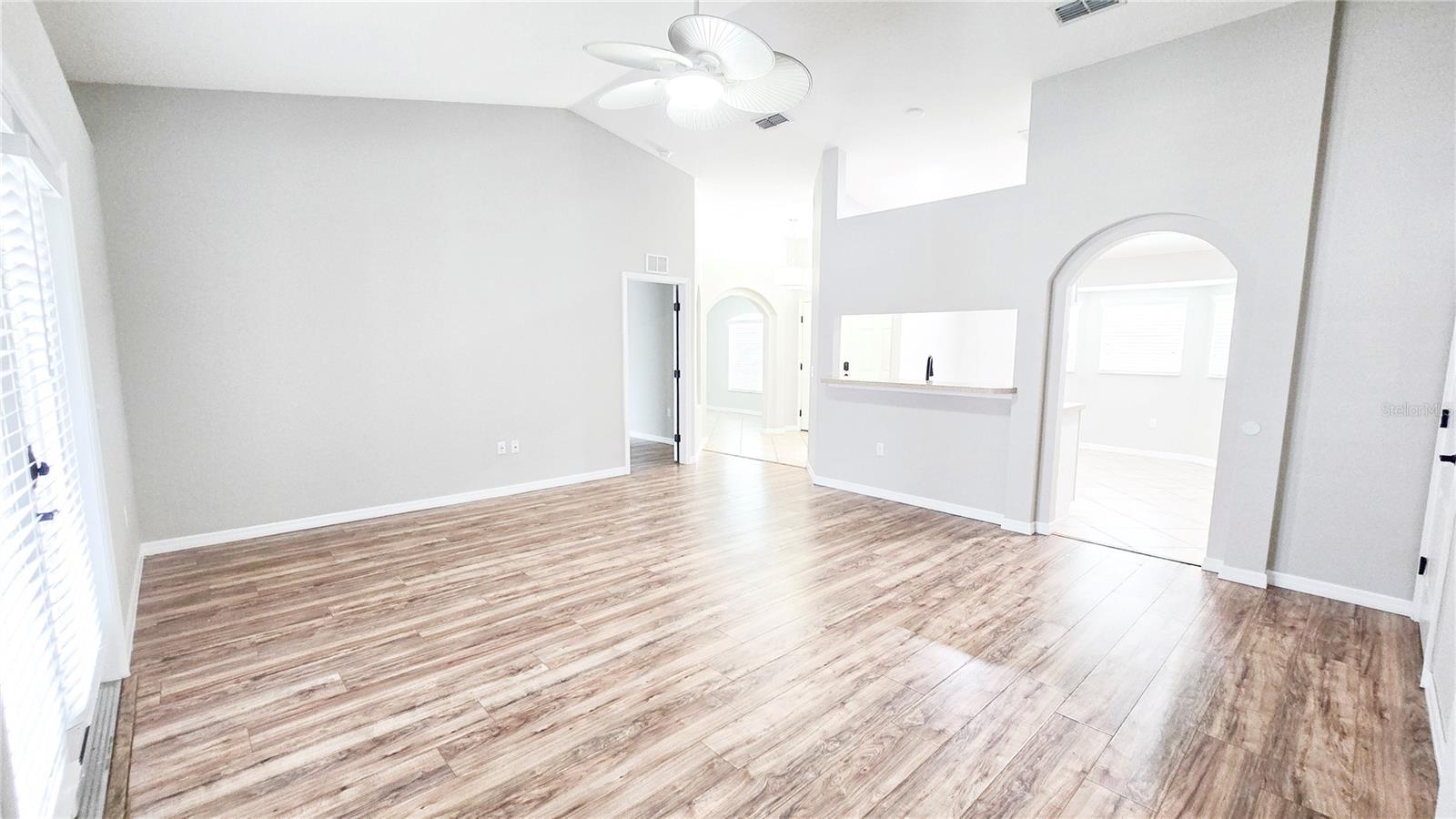 OAKFORD ESTATES - Residential Lease