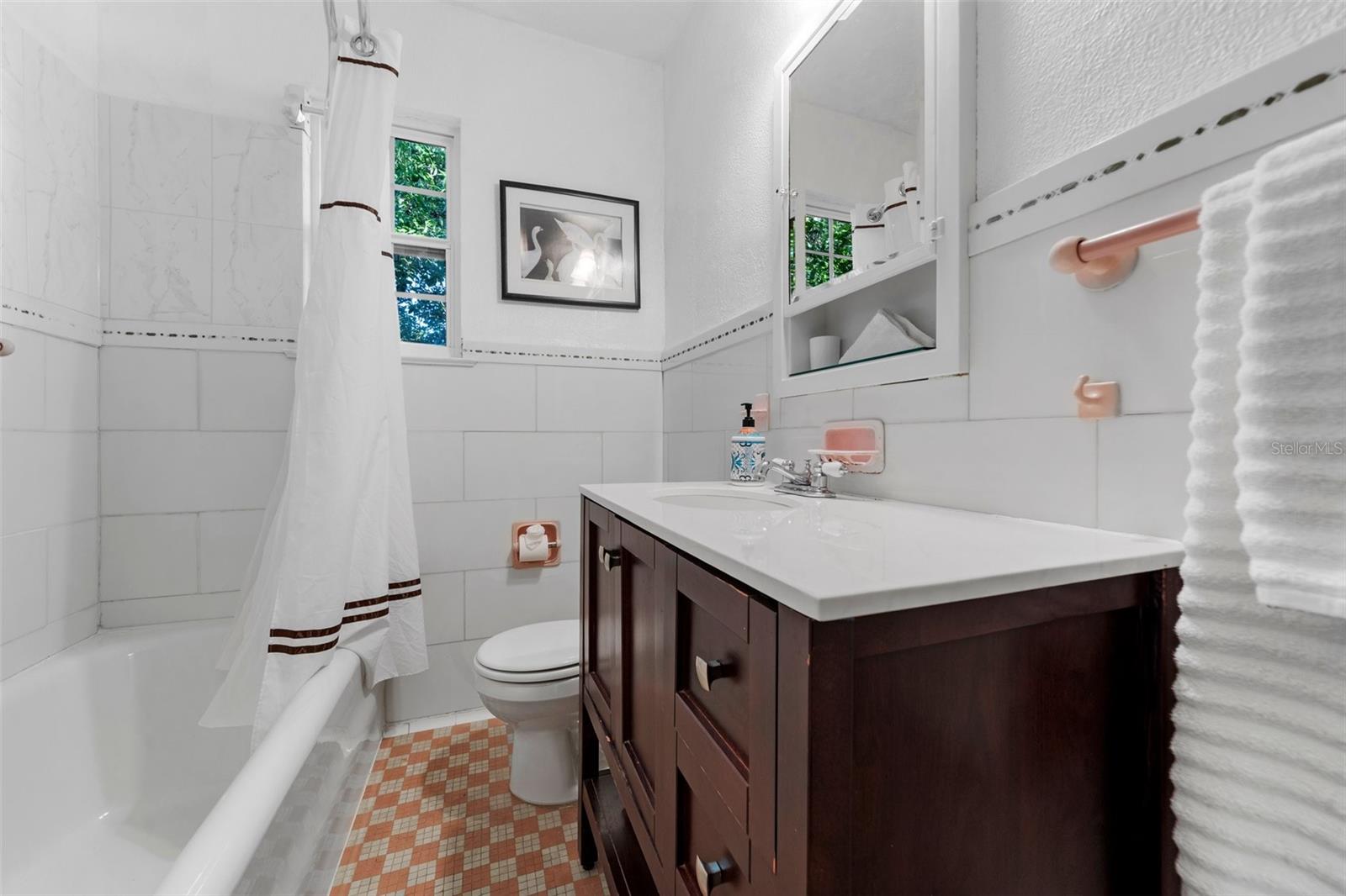 WHITFIELD ESTATES CTD - Residential