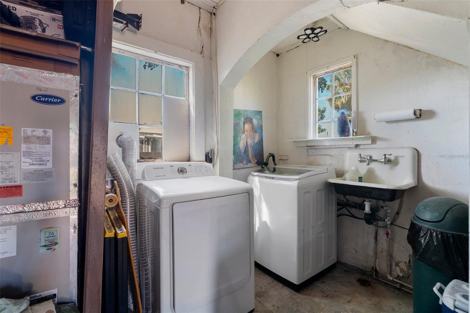 WHITFIELD ESTATES CTD - Residential