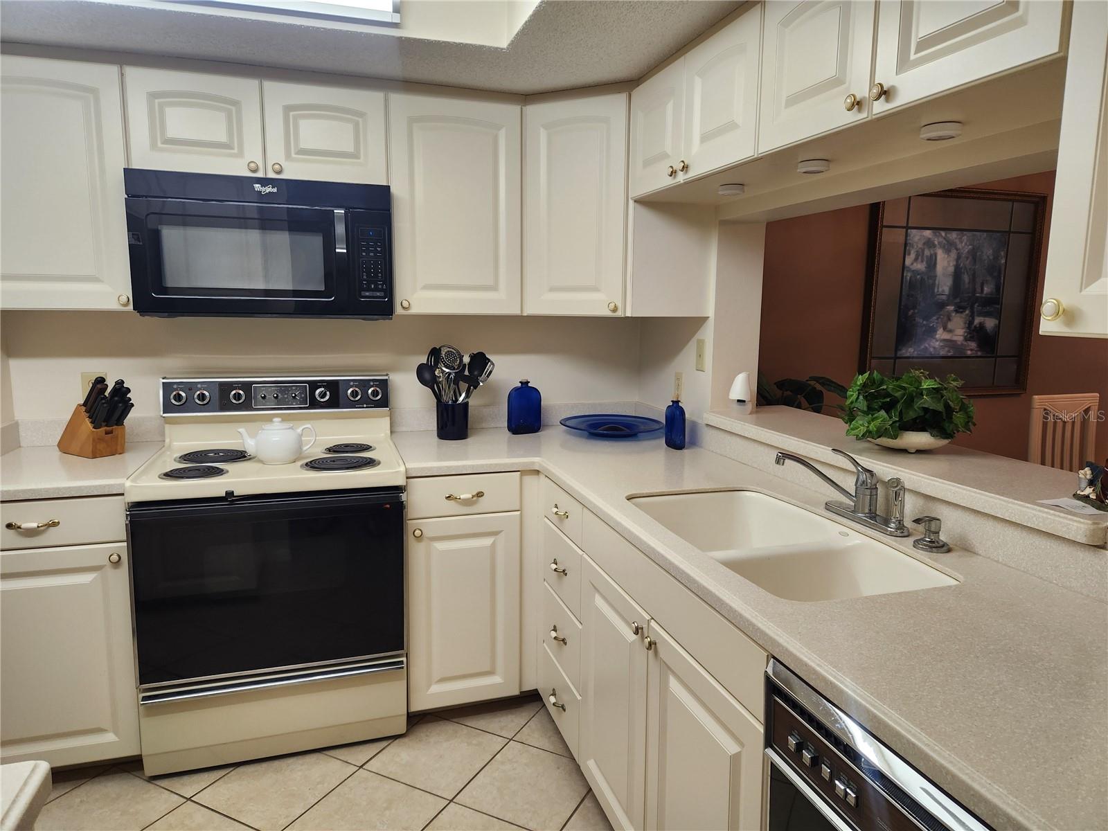 TERRACES 2 OF TARA - Residential Lease