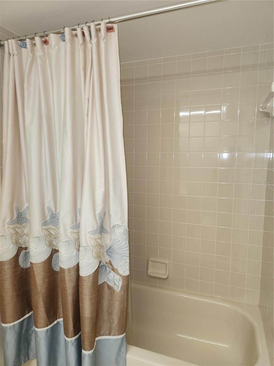 TERRACES 2 OF TARA - Residential Lease