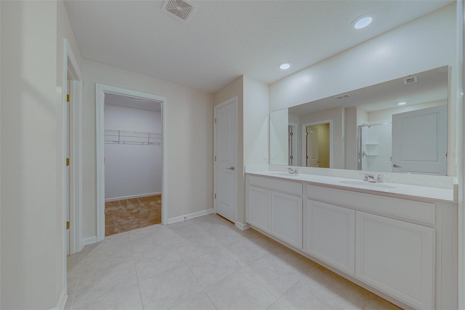 GREATER LAKES PH 4 - Residential Lease