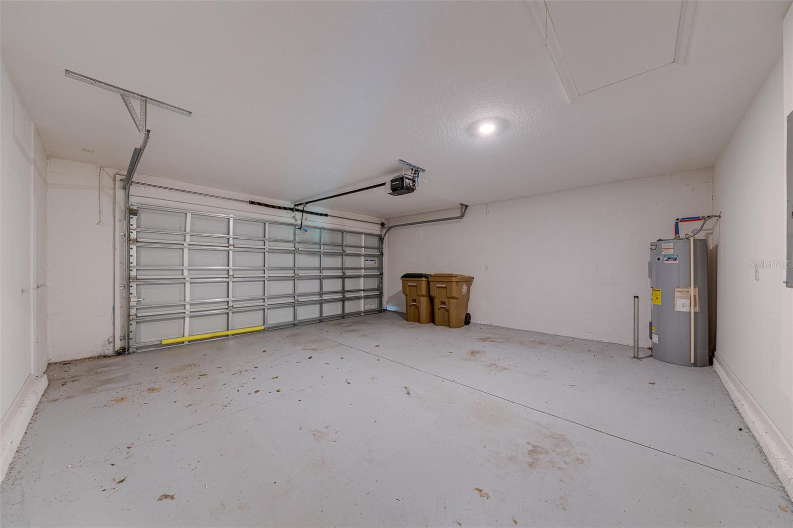 GREATER LAKES PH 4 - Residential Lease