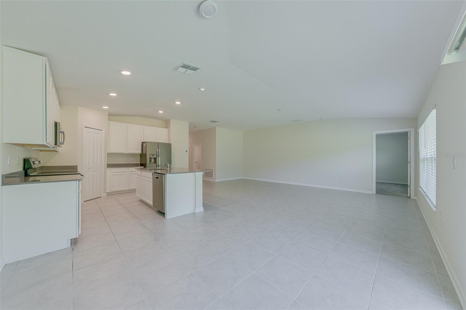 GREATER LAKES PH 4 - Residential Lease