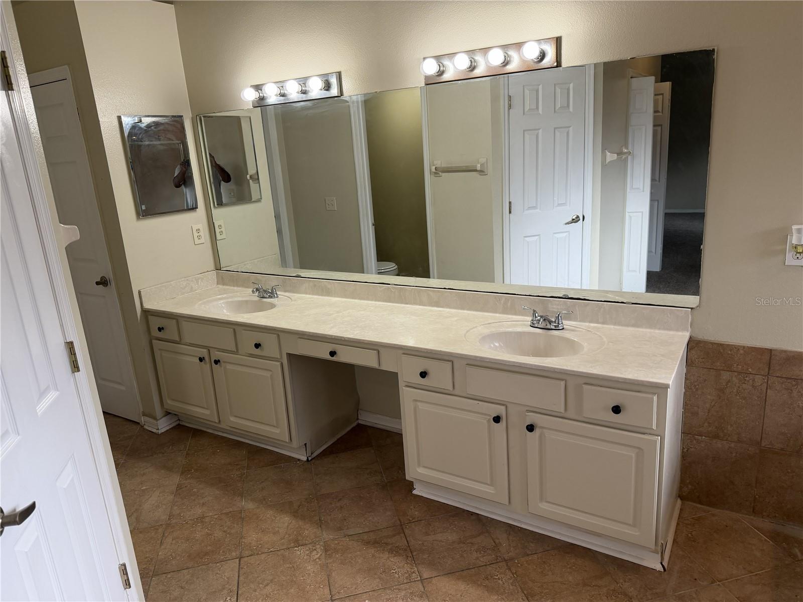 SILVER RIDGE PH 04 - Residential