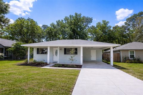Photo of 26312 Sleepy Hollow Street, Sorrento, FL 32776 (MLS # V4948060)